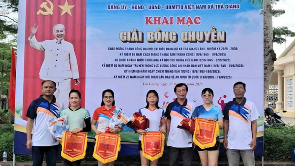 Xã Trà Giang tổ chức giao lưu bóng chuyền nhân kỷ niệm 80 năm Cách mạng Tháng Tám và Quốc khánh 2/9