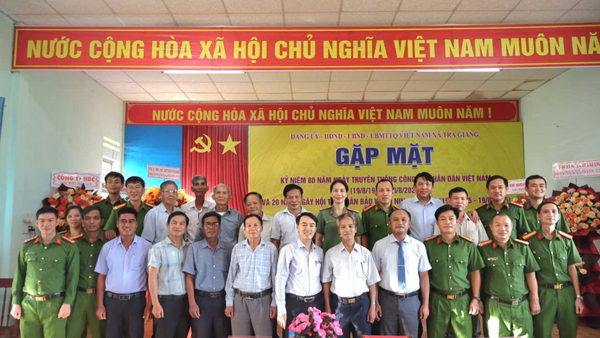 XÃ TRÀ GIANG GẶP MẶT KỶ NIỆM 80 NĂM NGÀY TRUYỀN THỐNG CÔNG AN NHÂN DÂN VÀ 20 NĂM NGÀY HỘI TOÀN DÂN BẢO VỆ AN NINH TỔ QUỐC (19/8/2005 - 19/8/2025)
