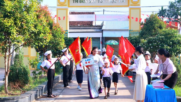 TRÀ GIANG RỘN RÀNG NGÀY KHAI GIẢNG NĂM HỌC MỚI